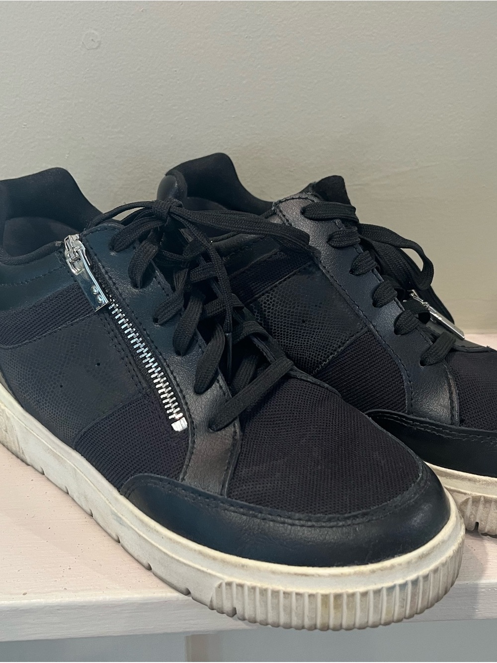 RYKA Victory Black Canvas Hidden Wedge Zip & Tie Sneaker Sz 9 Cute+Comfortable!
